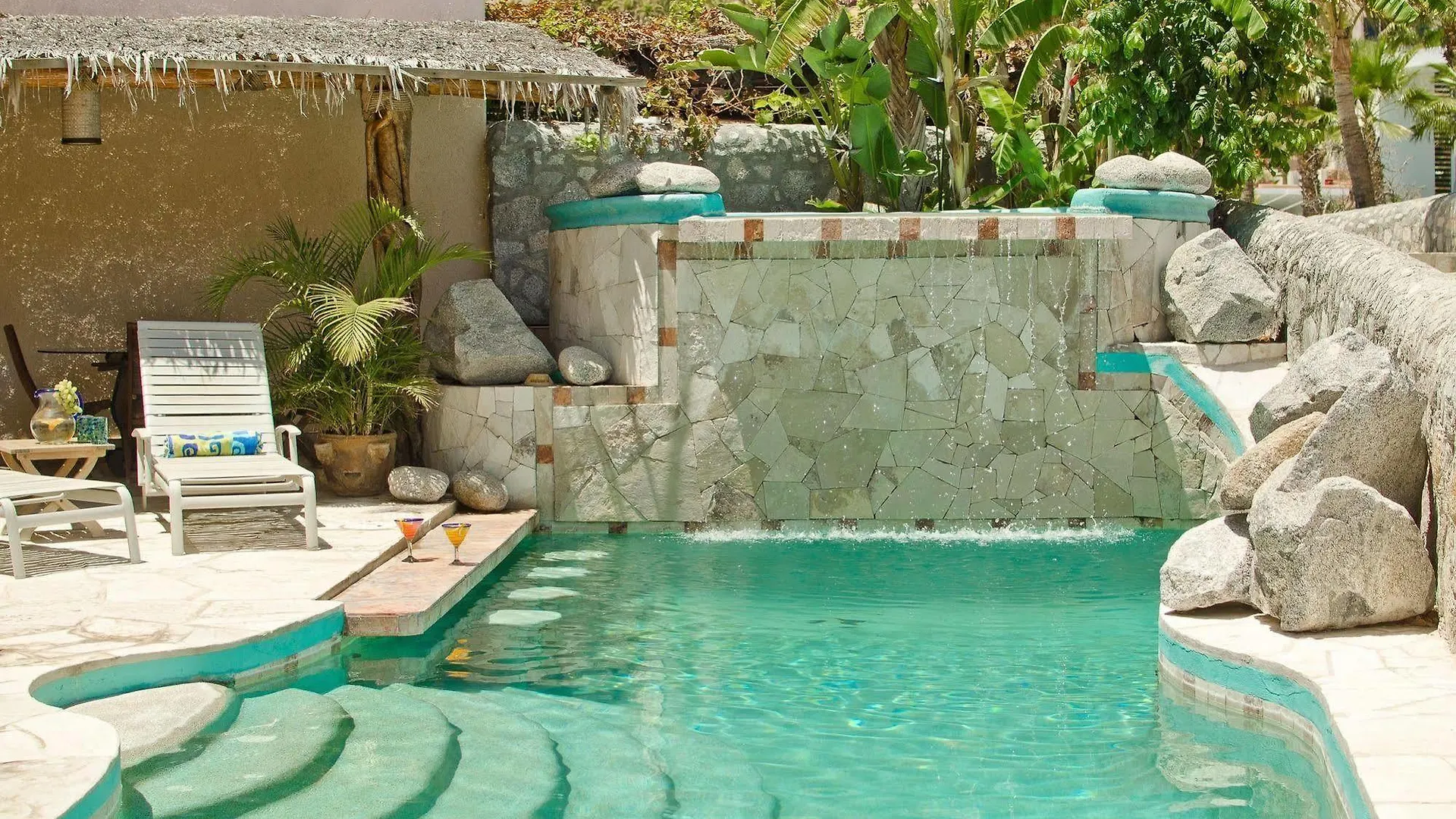 Villa De La Luz Cabo San Lucas