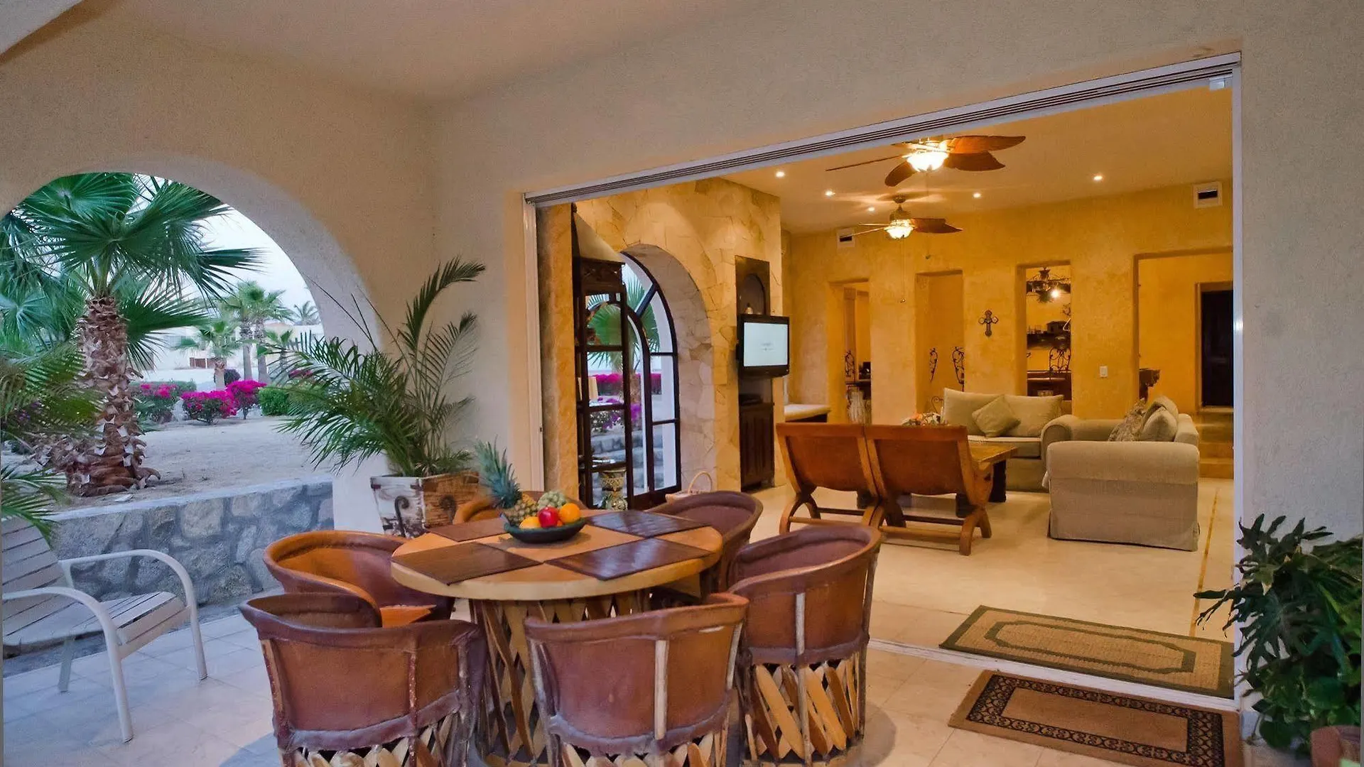 Villa De La Luz Cabo San Lucas Hotel